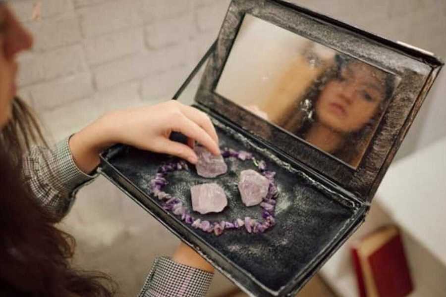 Квест в реальности Шерлок Холмс. Дело о проклятых аметистах от компании Острова Квест в реальности Шерлок Холмс. Дело о проклятых аметистах от компании Острова